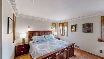 6 chambres, bureau, fer et planche Ă repasser, lit parapluie