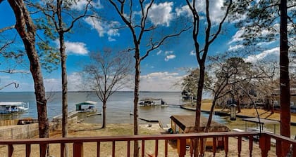 Magical Castle Retreat with lake access, private boat launch, sleeps up to 18!