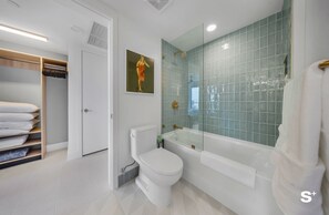 Bathroom - Skyline Escape Sleek 1BR with DTW Charm (Miami)