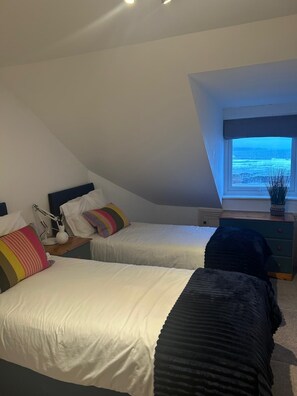 2 bedrooms, iron/ironing board, WiFi, bed sheets - Breathtakingly Beautiful Ocean View Bude (Bude)