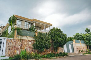 Front of property - Mamba Residence (Kigali)