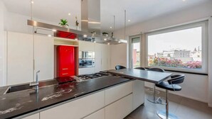 Private kitchen - Apartment Leonardo - Three Bedroom Villa, Sleeps 6 (Milano)