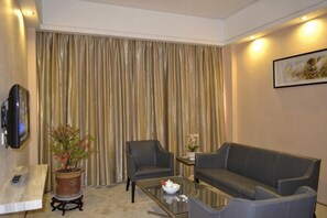 Unclassified image, 2 of 62, button - Swatow Peninsula Hotel (Shantou)