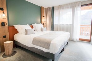 WiFi, bed sheets