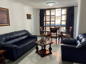Vierbettzimmer, Balkon, Stadtblick
