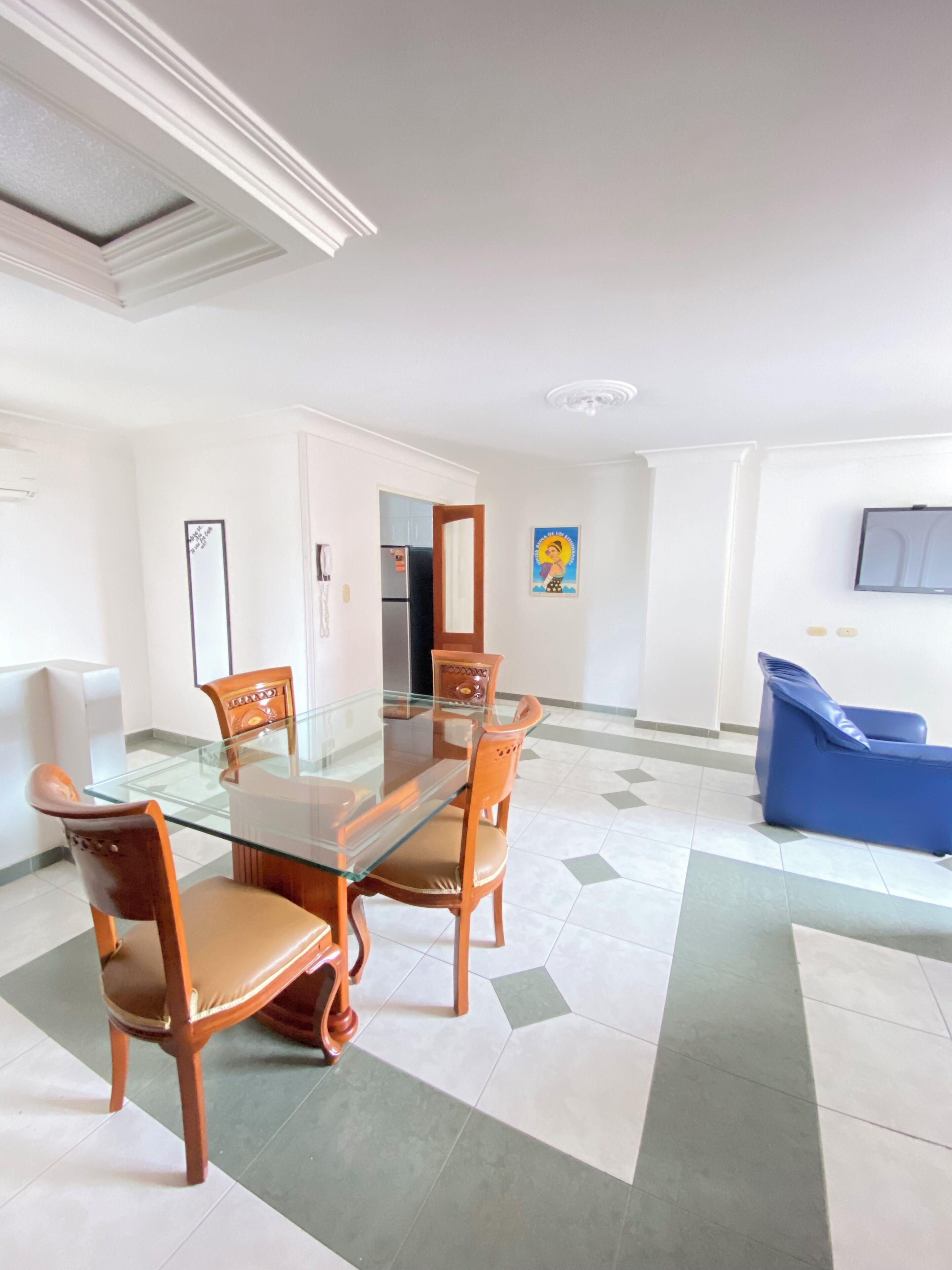 Hypo-allergenic bedding, in-room safe, iron/ironing board, free WiFi