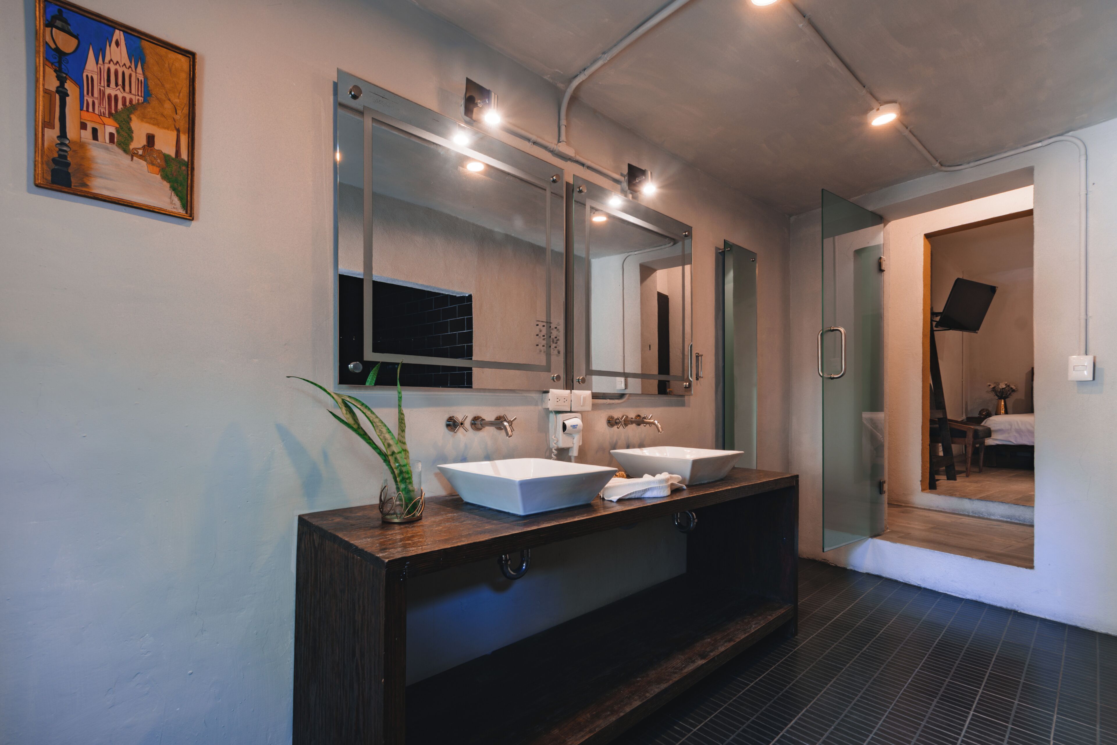 Kamar Double Deluks, 2 Tempat Tidur Double | Kamar mandi | Shower, perlengkapan mandi gratis, pengering rambut, dan handuk