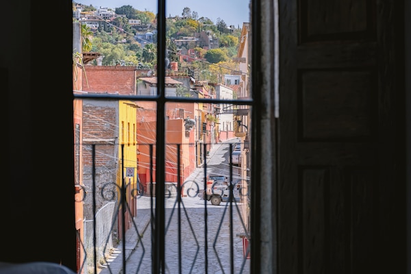 Phòng đôi Deluxe, 2 giường đôi | Truy cập Internet không dây miễn phí, bộ trải giường