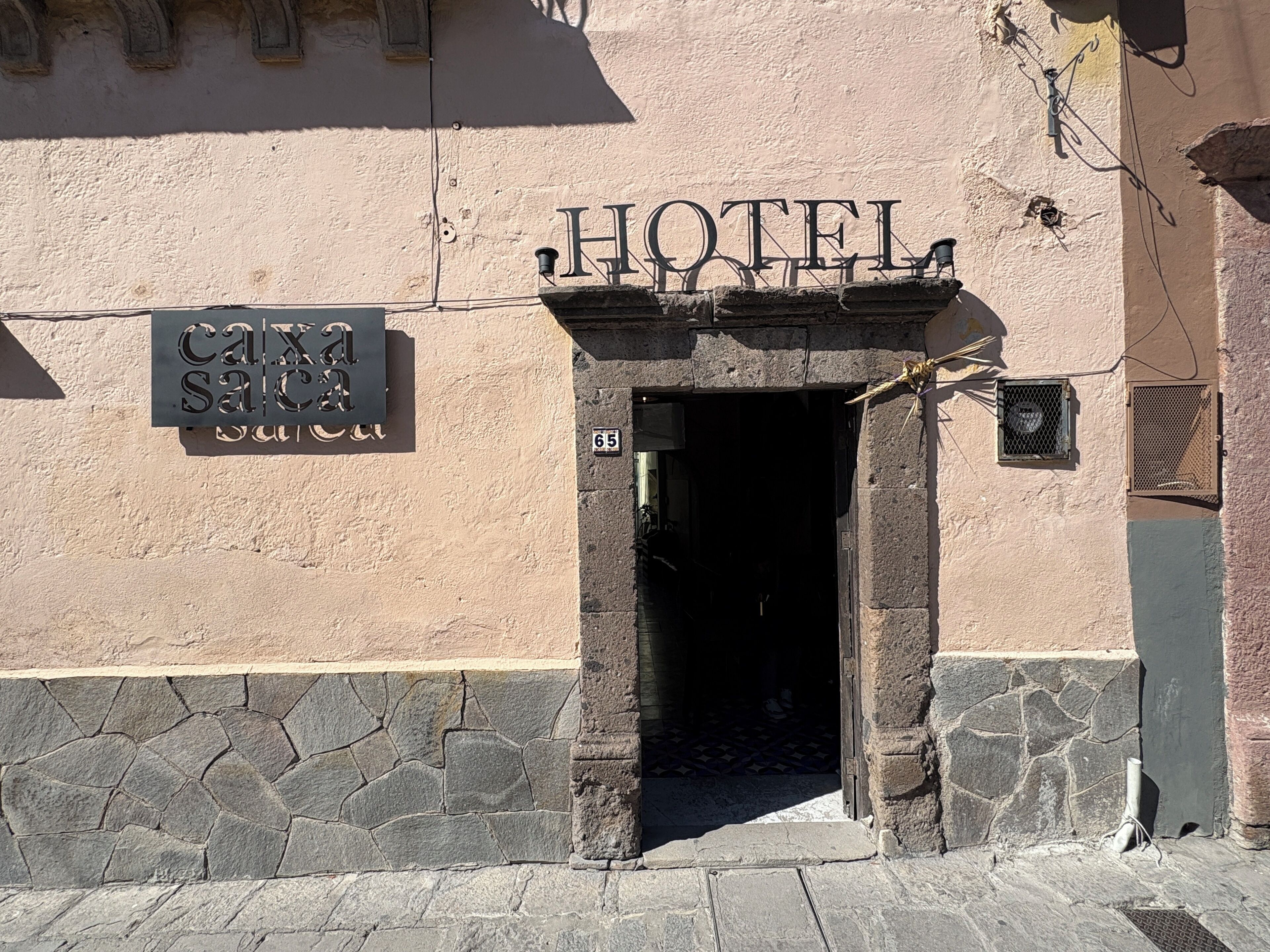 Fachada de la propiedad