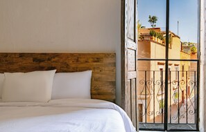 Deluxe Double Room, 2 Double Beds | Free WiFi, bed sheets