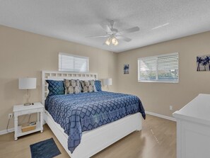 2 chambres, bureau, fer et planche à repasser, accès au Wi-Fi (inclus)