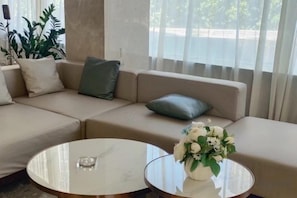 Living area - Aksu Hongfu Hotel (Aksu City)