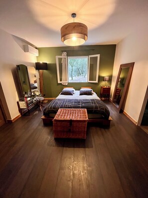 4 bedrooms, WiFi, bed sheets - My house in the luberon. In an oak wood, to enjoy Provence... (Peypin-d'Aigues)