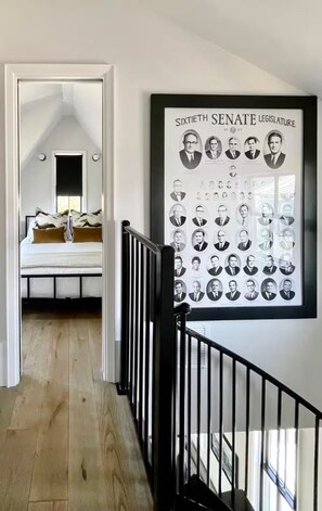 2 bedrooms, iron/ironing board, free WiFi, bed sheets - Tree canopy apartment in an Historic district (Austin)