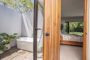 5 bedrooms, free WiFi, bed sheets