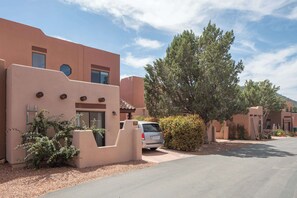 Exterior - Myrinn– Red Rock Bliss, Trails & Stargazing Awaits (Sedona)