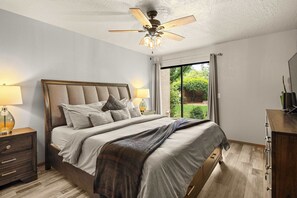 3 bedrooms, travel cot, WiFi, bed sheets - Myrinn–Trailside Retreat, Fire Pit, Hot Tub Relax (Sedona)