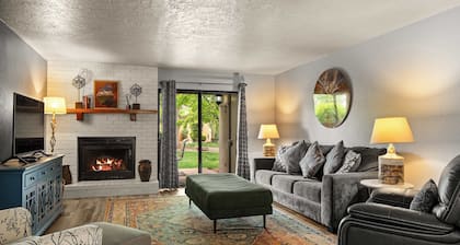 Myrinn – Nature Getaway Near Trails, Private Patio