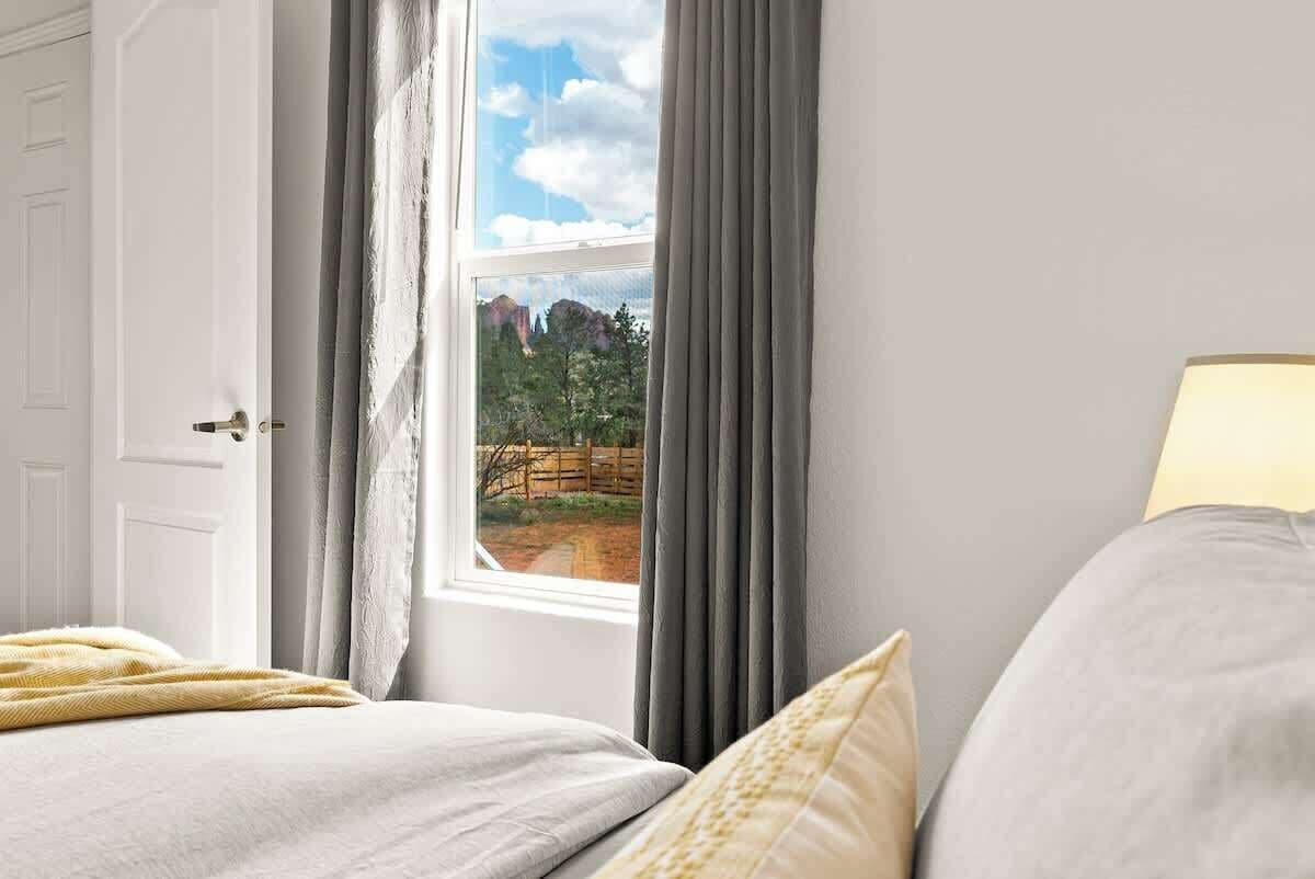 1 bedroom, travel cot, bed sheets