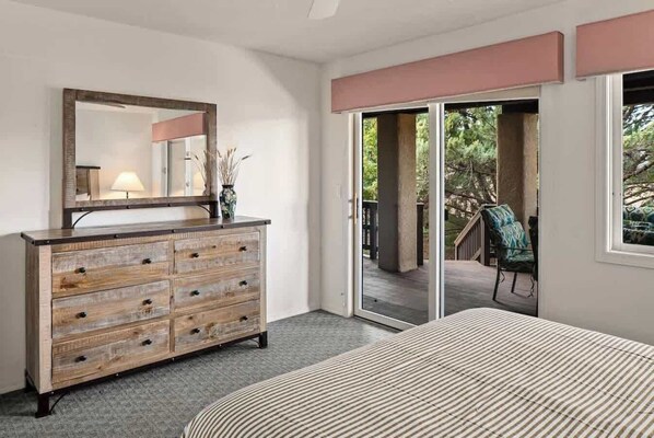 3 bedrooms, desk, travel crib, free WiFi - Myrinn-Red Rock Views, Pool & Hot Tub| Canyon Mesa (Sedona)