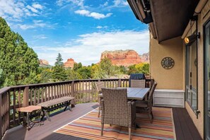Outdoor dining - Myrinn-Red Rock Views, Pool & Hot Tub| Canyon Mesa (Sedona)