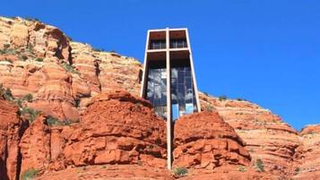 Chapel of the Holy Cross: A Sedona must-see.