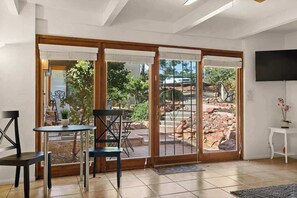 Dining - Myrinn – Garden Oasis Retreat, Near Trailhead (Sedona)