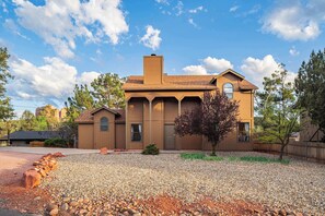 Exterior - Myrinn – Tranquil Escape, Vortex Views, Near Creek, Pet-Friendly (Sedona)