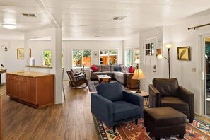 Lobby - Myrinn – Red Rock Views, Trail Access at Your Door (Sedona)