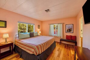 2 Schlafzimmer, Reisekinderbett, kostenloses WLAN, Bettwäsche