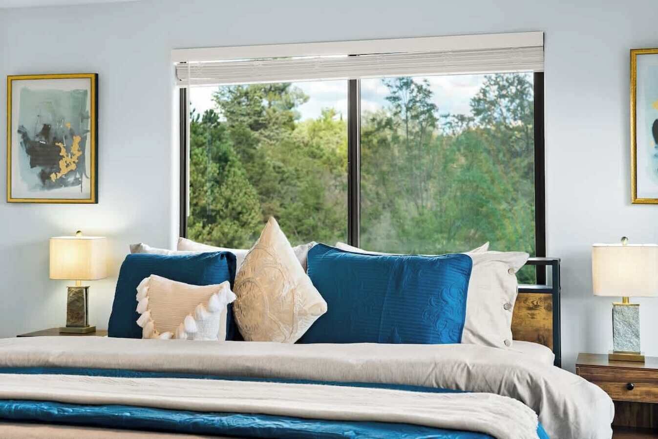 2 間睡房、可攜式嬰兒床、Wi-Fi、床單