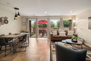 Unclassified image, 5 of 35, button