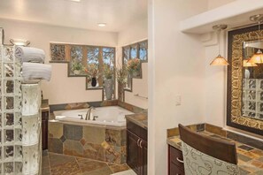 Shower, hair dryer - Myrinn - Red Rock Views, Pool & Family Oasis Stay! (Sedona)