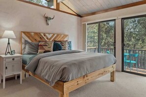 2 bedrooms, travel crib, WiFi, bed sheets