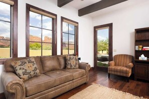 Télévision, cheminée, espaces bureaux