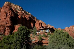 Exterior - Myrinn– Sweeping Red Rock Views, Steps from Chapel (Sedona)