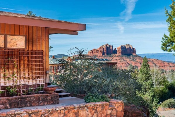 Property grounds - Myrinn – Red Rock Views, Walk to Chapel & Trails (Sedona)