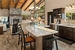 Interior - Myrinn – Desert Design w/ Hot Tub & Creek Access (Sedona)
