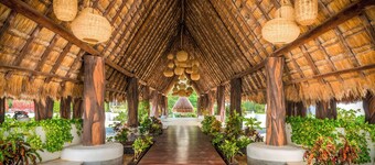 Luxury 1 BR Condo with Pool - Kaan 304