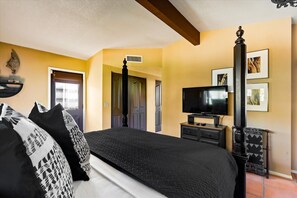 3 bedrooms, iron/ironing board, travel cot, free WiFi