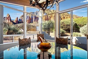 Dining - Myrinn – Peaceful Retreat w/ Red Rock Views & BBQ (Sedona)
