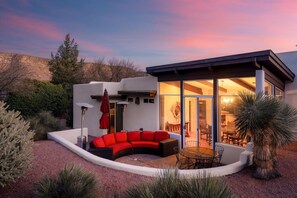 Terrace/patio - Myrinn – Mountain Getaway|Private Stargazing Patio (Sedona)