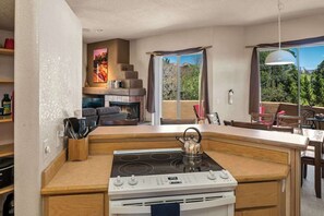 冰箱、微波炉、烤箱、炉灶