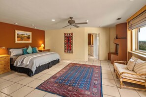 2 soverom, strykejern/-brett, reiseseng for barn og wi-fi