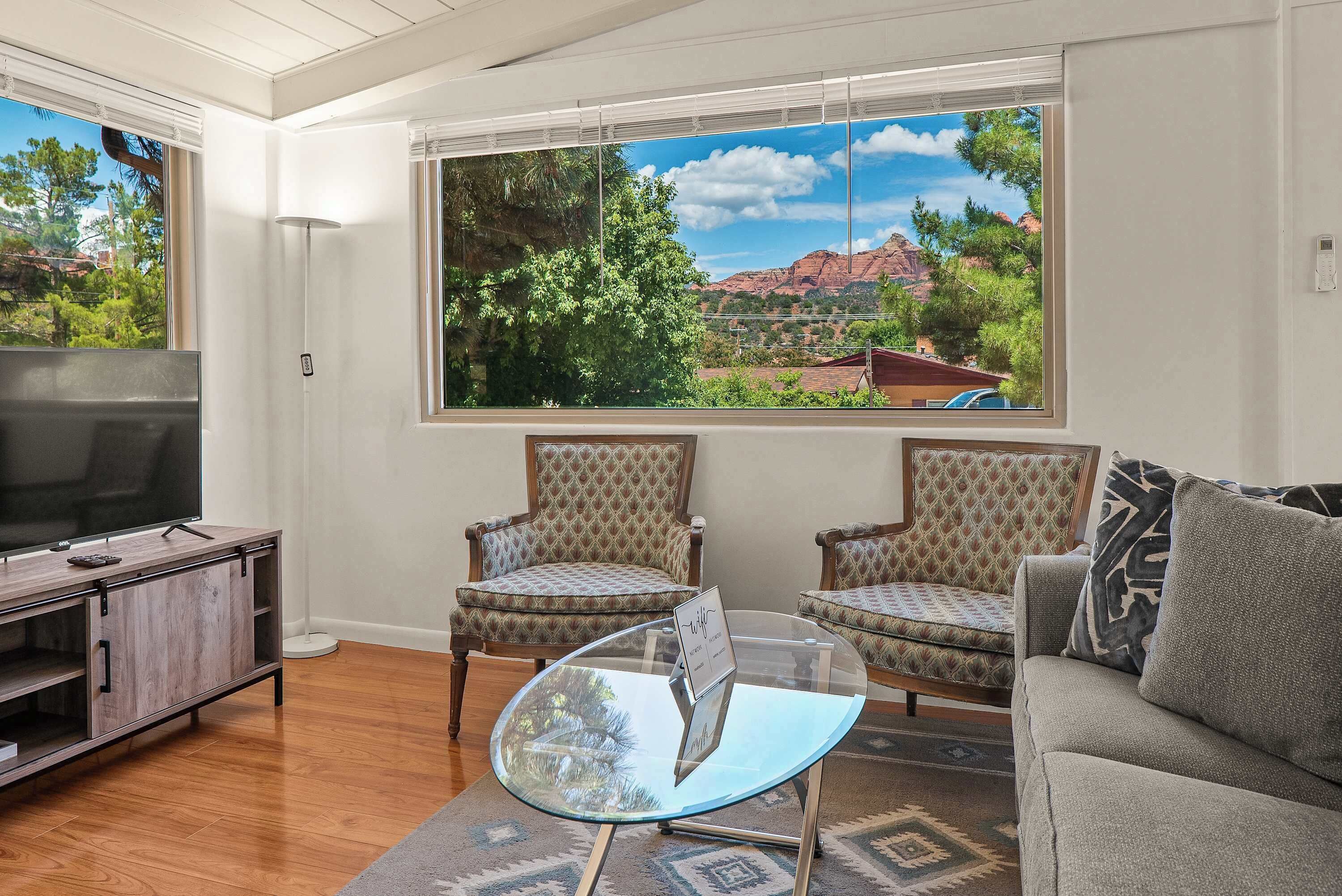 テレビ、書斎 / ワークスペース