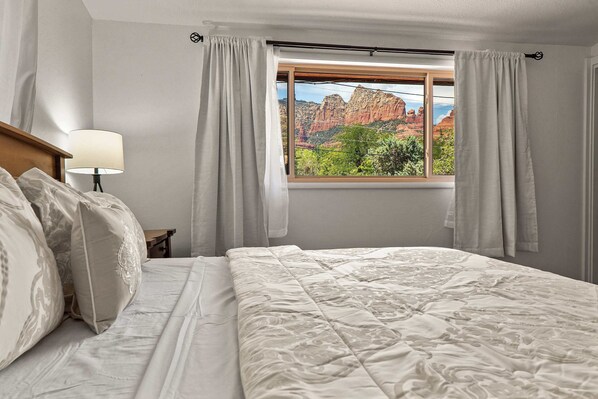 3 chambres, fer et planche à repasser, lit parapluie, Wi-Fi