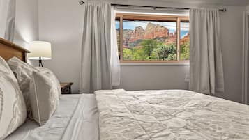 3 habitaciones, tabla de planchar con plancha, cuna de viaje y wifi