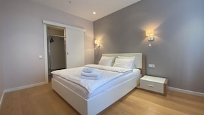 Basic Apartment, Balcony, City View | 2 bedrooms, iron/ironing board, WiFi (free)