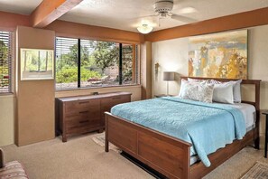 3 bedrooms, desk, iron/ironing board, travel cot