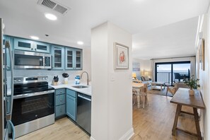 Mikrowelle, Ofen, Herdplatte, Geschirrspüler